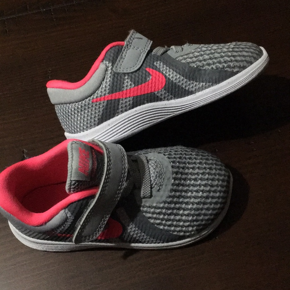 Nike toddler shoes size 7C